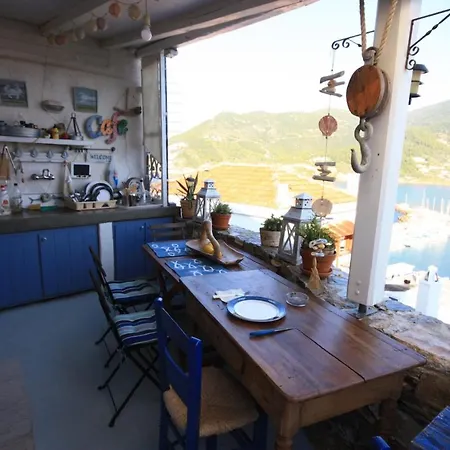 Semeli Villea Seaview Apartment * Σκόπελος